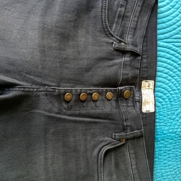 Free People Button fly cropped jeans women Sz 30 NWOT - Picture 3 of 9